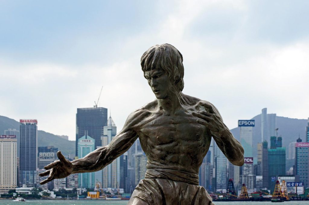 Travel Business Assistance | S.A.R. Hong Kong | Statue of Bruce Lee (Victoria Harbour)